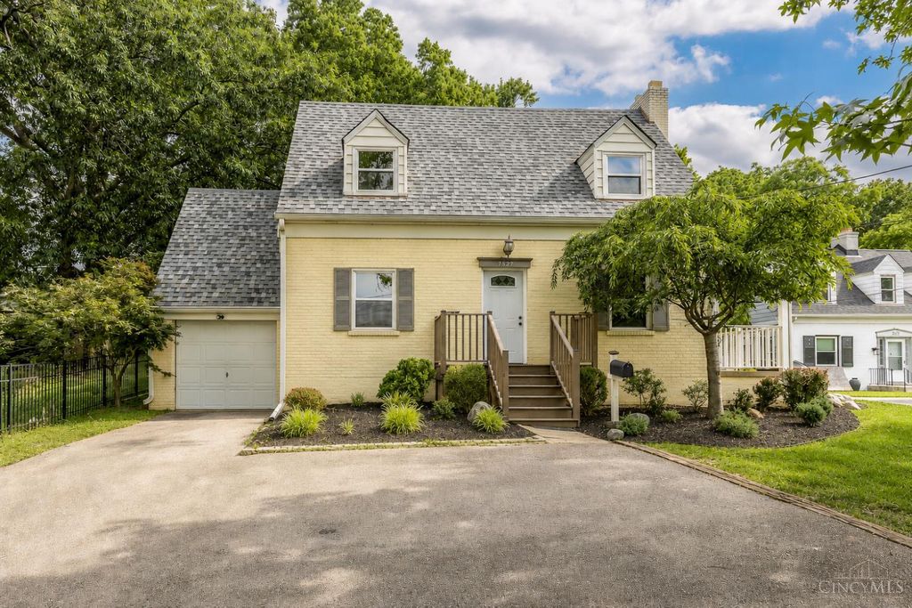 7527 Montgomery Road, Sycamore Twp, OH 45236