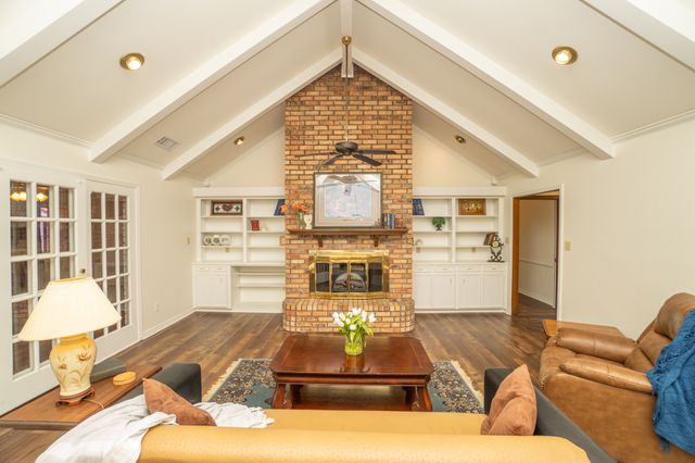 410 Highland Drive, Bossier City, LA 71111