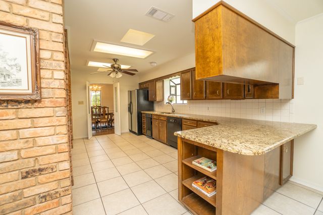 410 Highland Drive, Bossier City, LA 71111