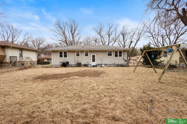1704 Pelton Avenue, Bellevue, NE 68005