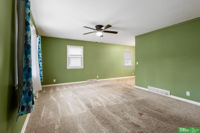 1704 Pelton Avenue, Bellevue, NE 68005