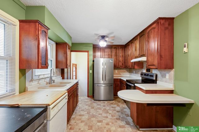 1704 Pelton Avenue, Bellevue, NE 68005