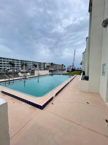 125 Shore Court 205a, North Palm Beach, FL 33408