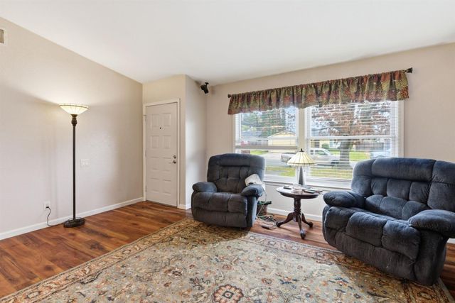 7337 Verdugo Way, Sacramento, CA 95842