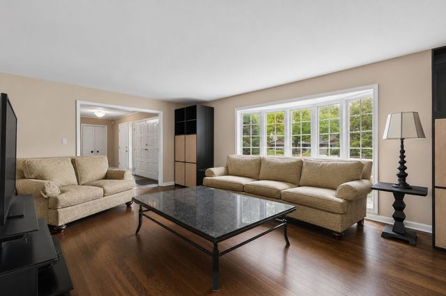 3856 Rutgers Lane, Northbrook, IL 60062