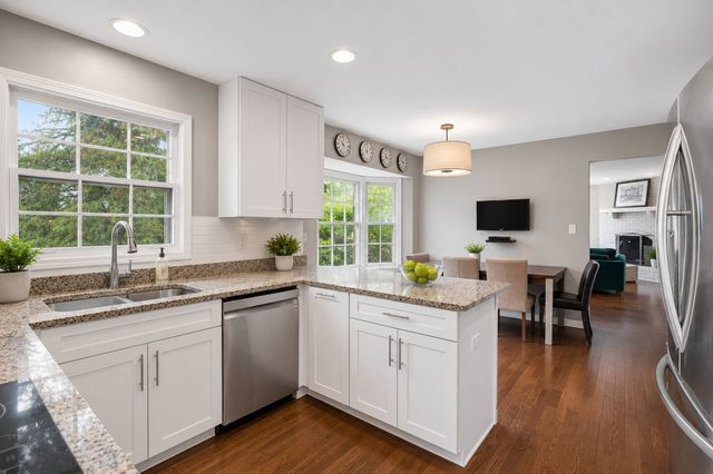 3856 Rutgers Lane, Northbrook, IL 60062