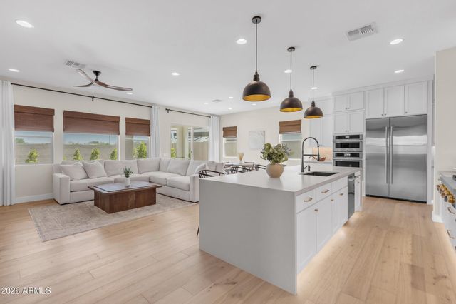 33939 N MALPAIS HILLS Trail, Queen Creek, AZ 85144