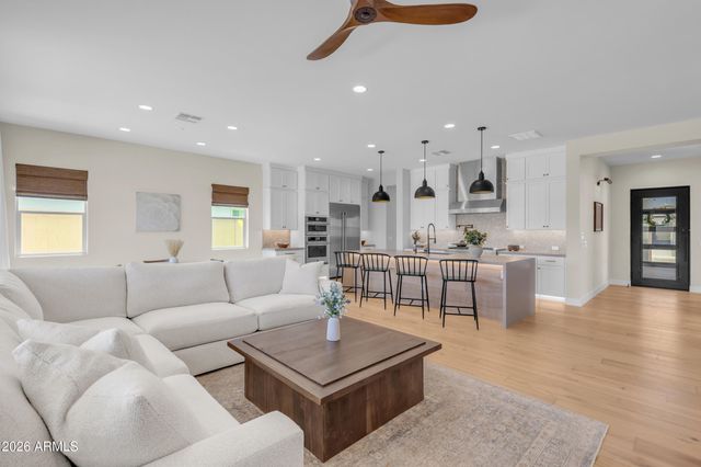 33939 N MALPAIS HILLS Trail, Queen Creek, AZ 85144