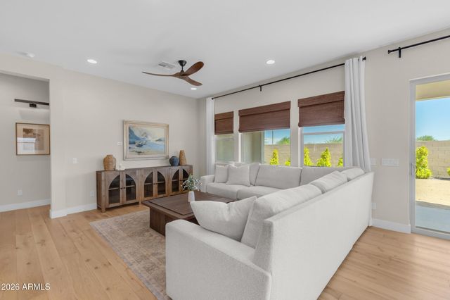 33939 N MALPAIS HILLS Trail, Queen Creek, AZ 85144