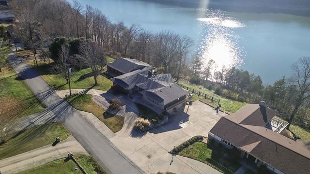 275 Lakeview Drive, Somerset, KY 42503
