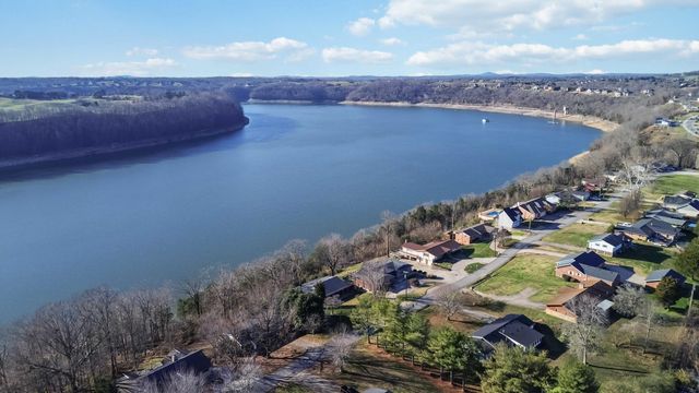 275 Lakeview Drive, Somerset, KY 42503