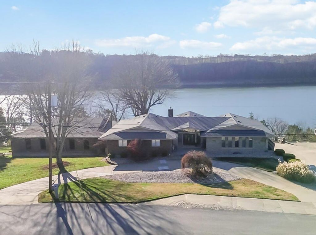 275 Lakeview Drive, Somerset, KY 42503