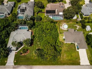 949 Greenbrier Avenue, Sebastian, FL 32958