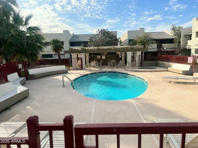 3301 E EARLL Drive 120, Phoenix, AZ 85018
