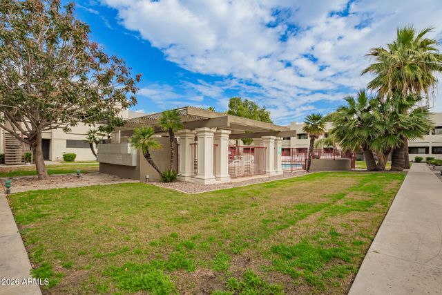 3301 E EARLL Drive 120, Phoenix, AZ 85018
