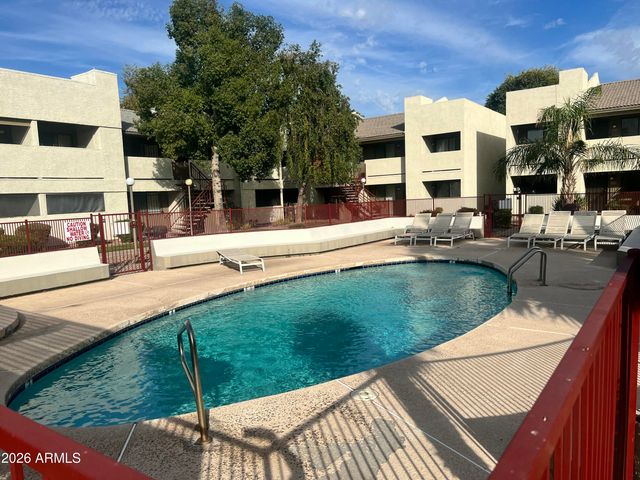 3301 E EARLL Drive 120, Phoenix, AZ 85018