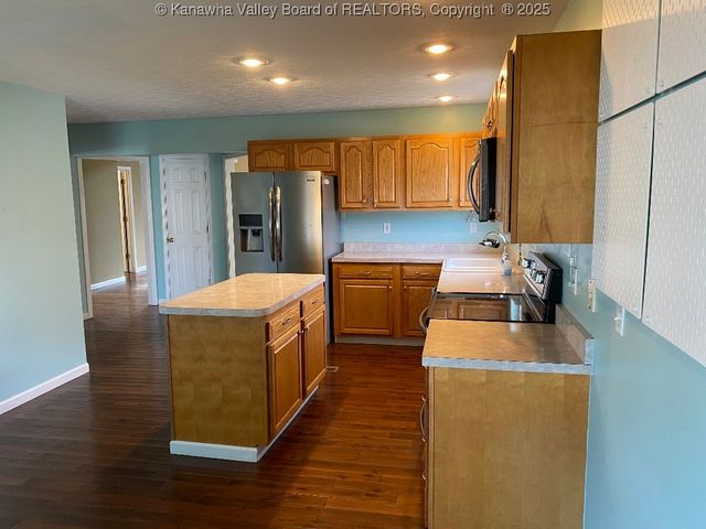 308 Spicywood Drive, Milton, WV 25541