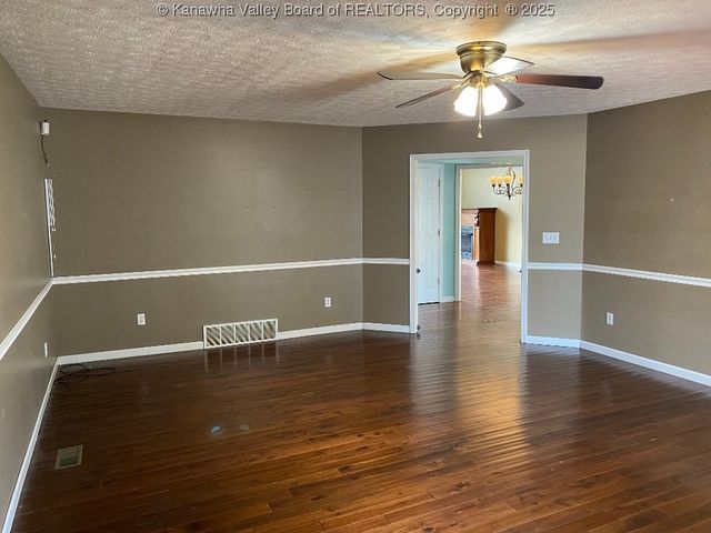 308 Spicywood Drive, Milton, WV 25541