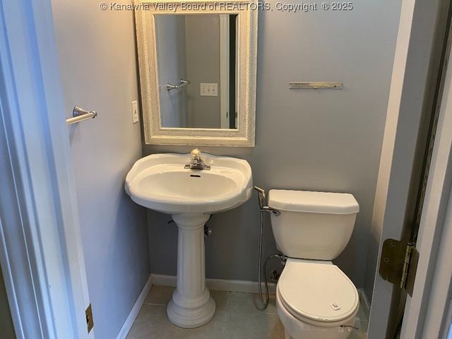 308 Spicywood Drive, Milton, WV 25541