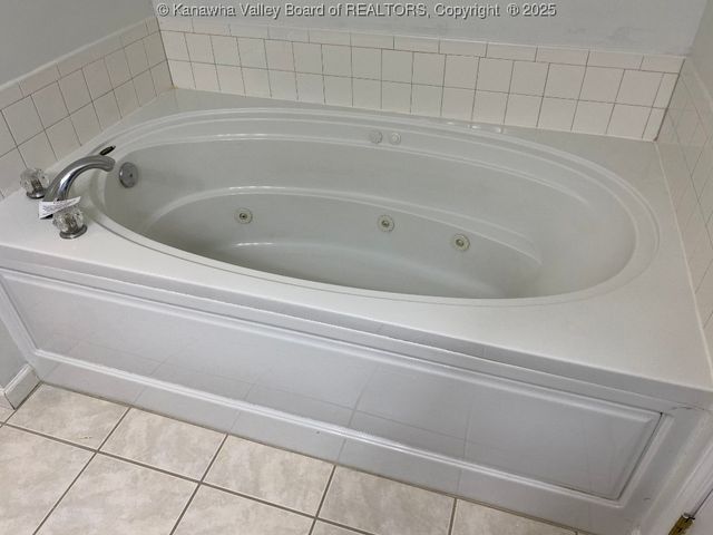 308 Spicywood Drive, Milton, WV 25541