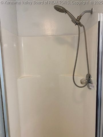 308 Spicywood Drive, Milton, WV 25541