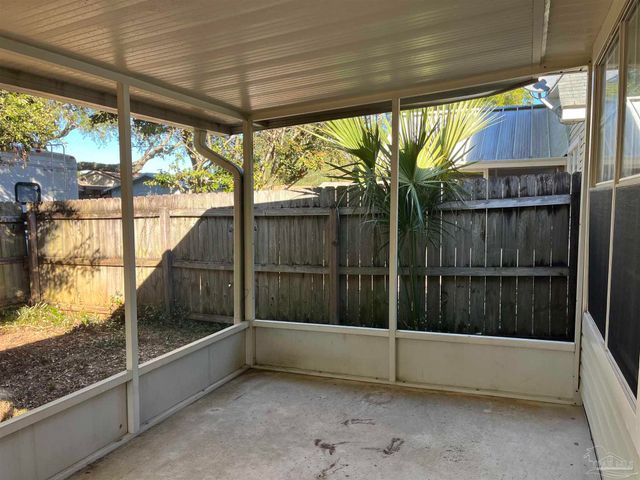 192 Wildflower Ln, Pensacola, FL 32514