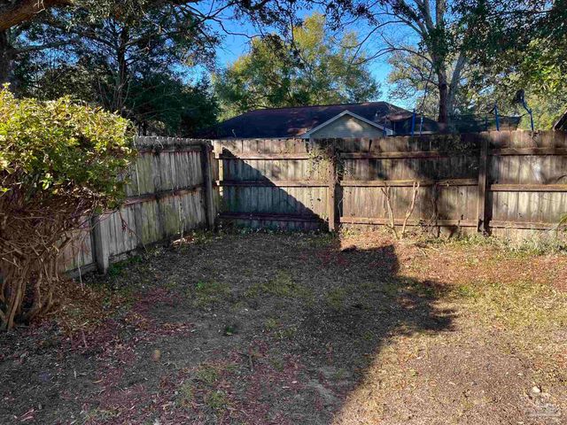 192 Wildflower Ln, Pensacola, FL 32514