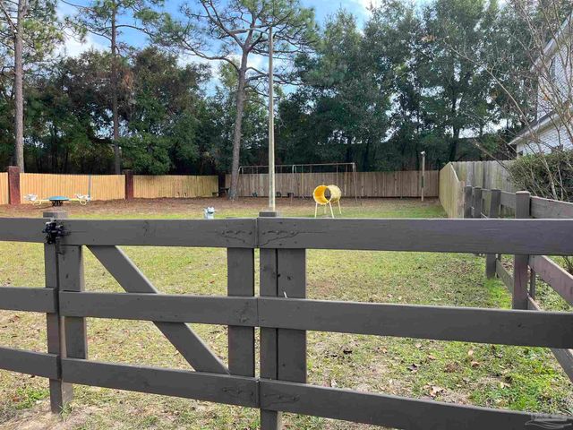 192 Wildflower Ln, Pensacola, FL 32514