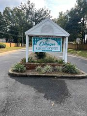 192 Wildflower Ln, Pensacola, FL 32514