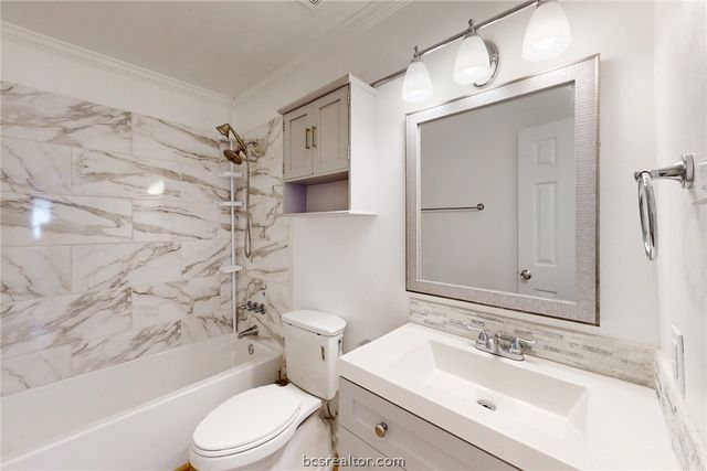 8 Willow Drive, Hearne, TX 77859