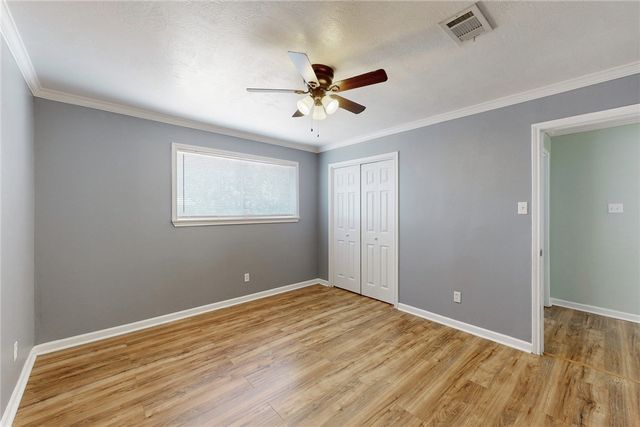 8 Willow Drive, Hearne, TX 77859