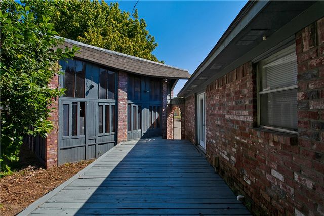 8 Willow Drive, Hearne, TX 77859