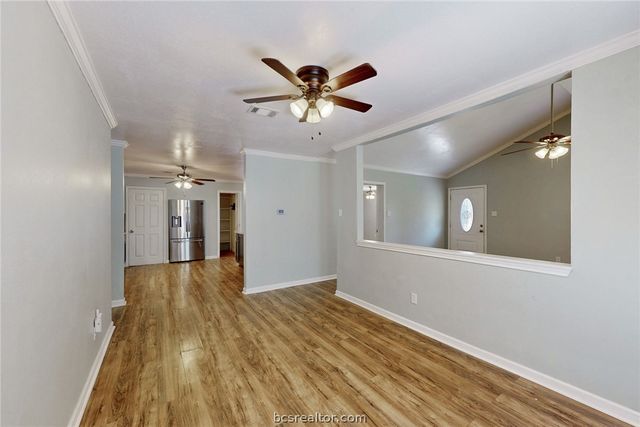 8 Willow Drive, Hearne, TX 77859