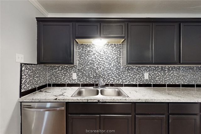 8 Willow Drive, Hearne, TX 77859