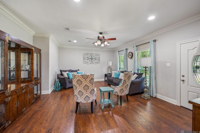 14482 Bon Dickey Dr, Baton Rouge, LA 70818