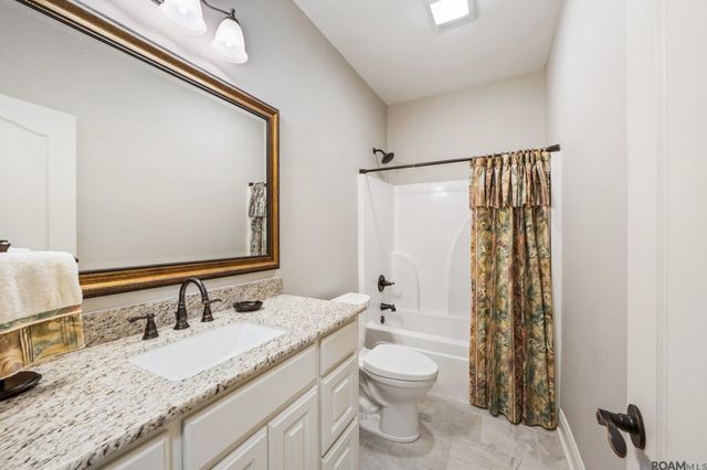 14482 Bon Dickey Dr, Baton Rouge, LA 70818
