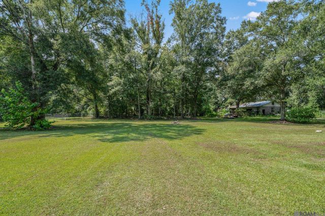 14482 Bon Dickey Dr, Baton Rouge, LA 70818