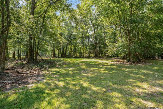 14482 Bon Dickey Dr, Baton Rouge, LA 70818