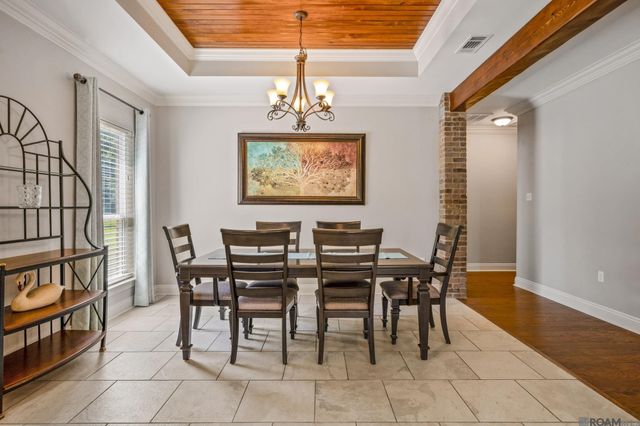 14482 Bon Dickey Dr, Baton Rouge, LA 70818