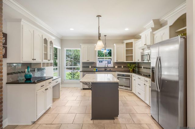 14482 Bon Dickey Dr, Baton Rouge, LA 70818