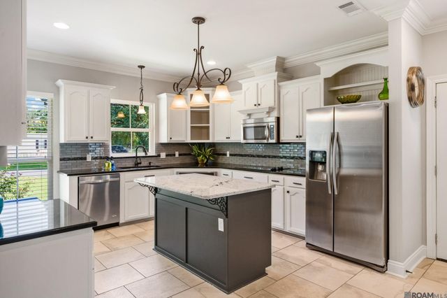 14482 Bon Dickey Dr, Baton Rouge, LA 70818
