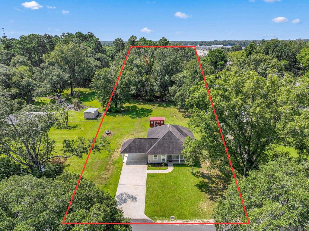 14482 Bon Dickey Dr, Baton Rouge, LA 70818