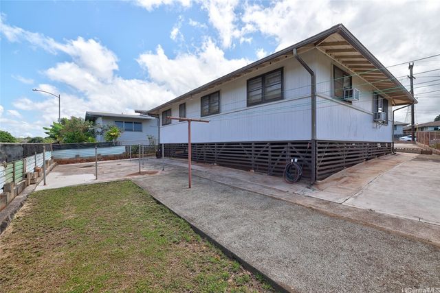 1210 Hoohulu Street, Pearl City, HI 96782
