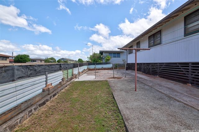 1210 Hoohulu Street, Pearl City, HI 96782