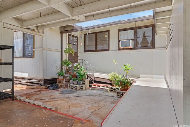 1210 Hoohulu Street, Pearl City, HI 96782