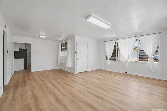 1210 Hoohulu Street, Pearl City, HI 96782
