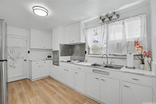1210 Hoohulu Street, Pearl City, HI 96782