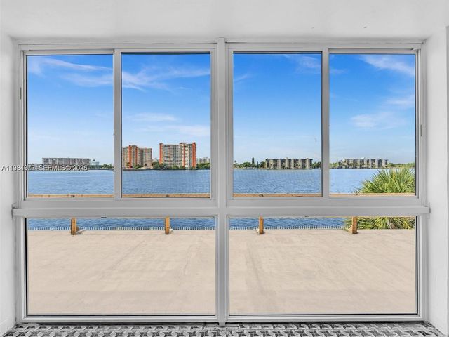 1170 NE 191st St 24, Miami, FL 33179