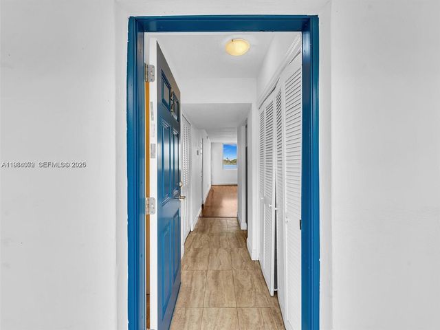 1170 NE 191st St 24, Miami, FL 33179