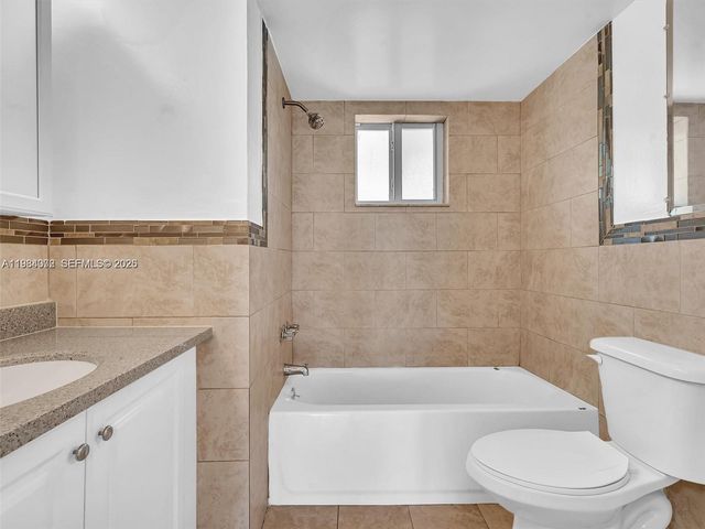 1170 NE 191st St 24, Miami, FL 33179